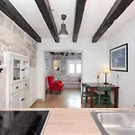 Hanna Cozy Old Stone House *