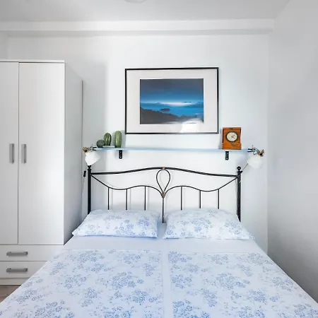 Hanna Cozy Old Stone House Holiday home Murter