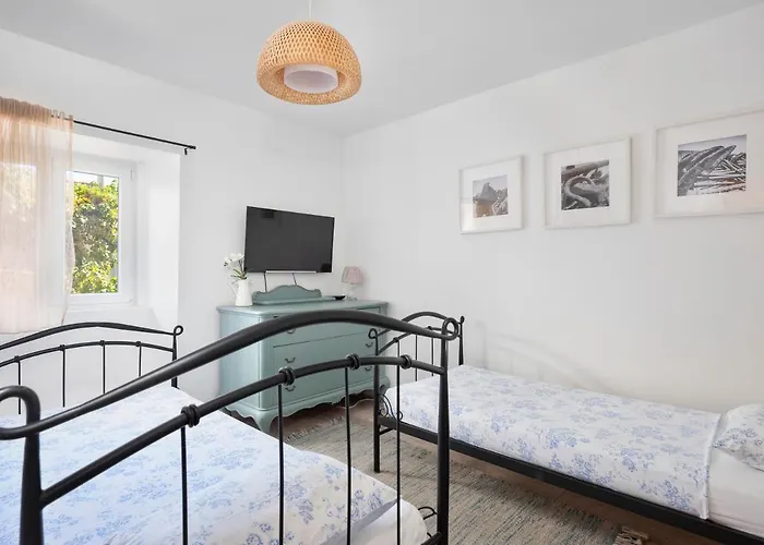 Vikendica Hanna Cozy Old Stone House *