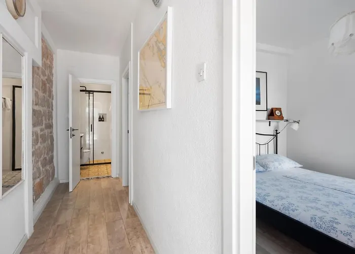 Hanna Cozy Old Stone House * Murter