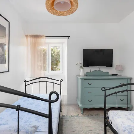 Dom wakacyjny Hanna Cozy Old Stone House Murter