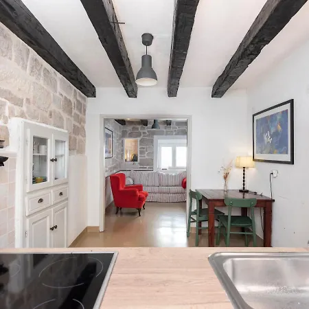 Hanna Cozy Old Stone House *