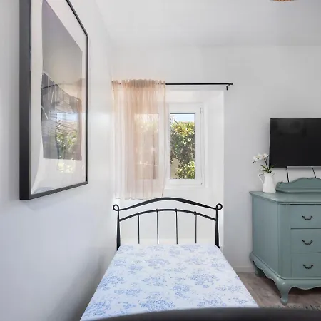 Dom wakacyjny Hanna Cozy Old Stone House