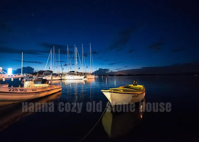 Hanna Cozy Old Stone House Сasa de vacaciones Murter